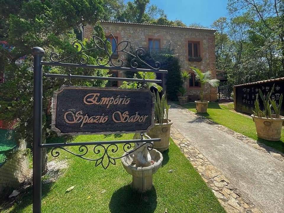 CASA EM CONDOMÍNIO