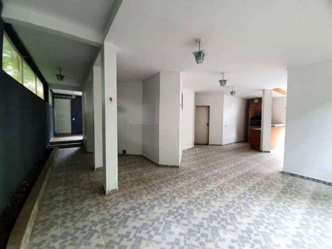 CASA EM CONDOMÍNIO