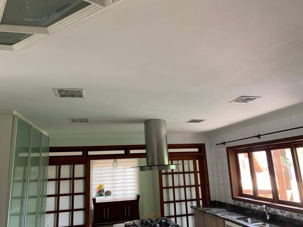 CASA EM CONDOMÍNIO