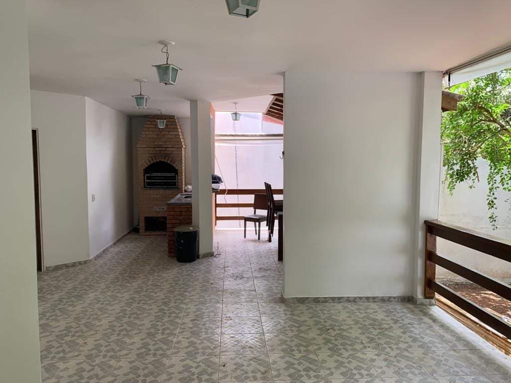 CASA EM CONDOMÍNIO