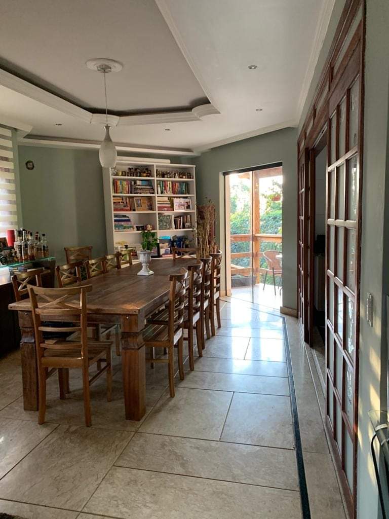 CASA EM CONDOMÍNIO