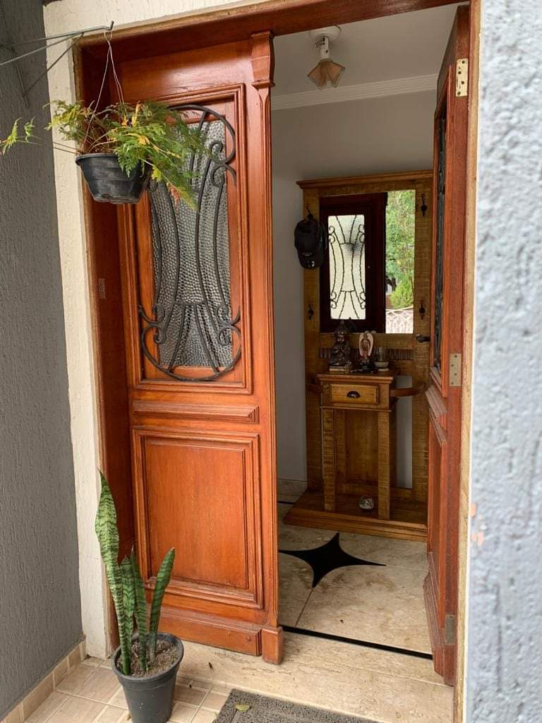 CASA EM CONDOMÍNIO