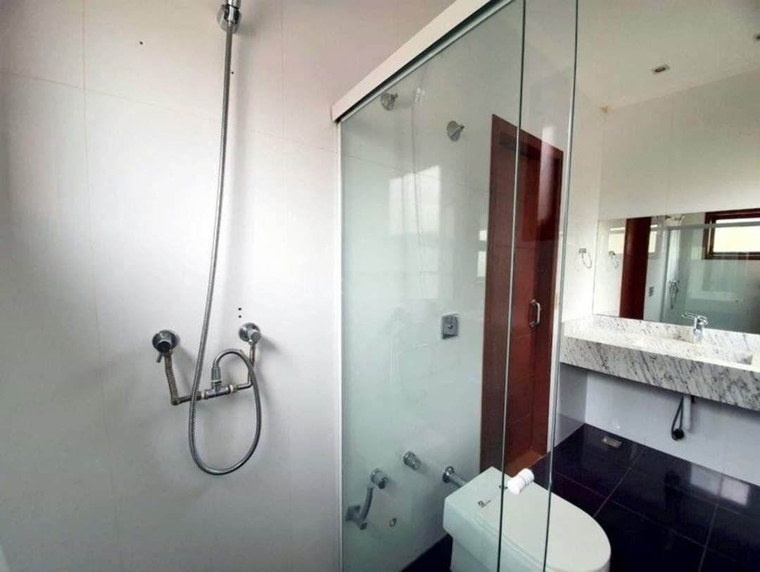 CASA EM CONDOMÍNIO