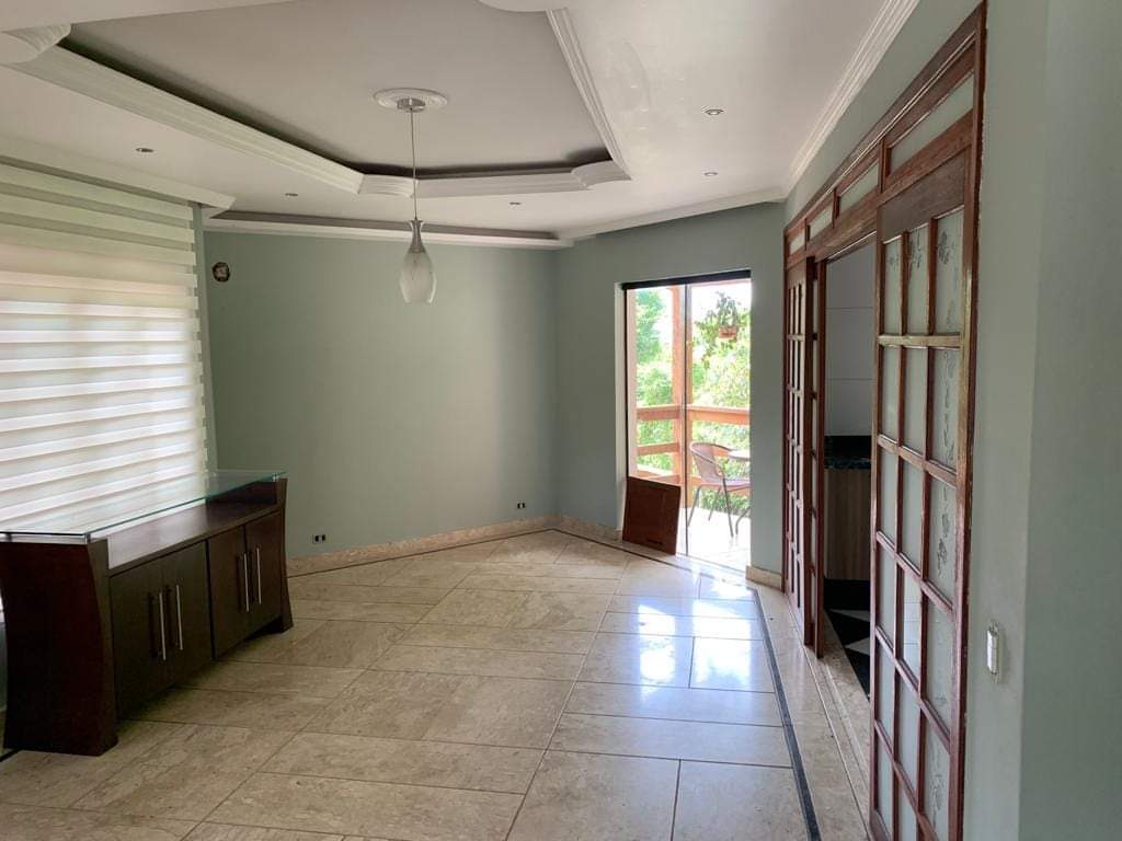 CASA EM CONDOMÍNIO