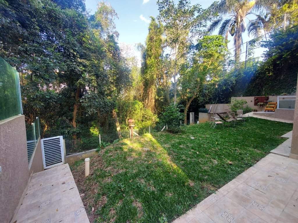 CASA EM CONDOMÍNIO