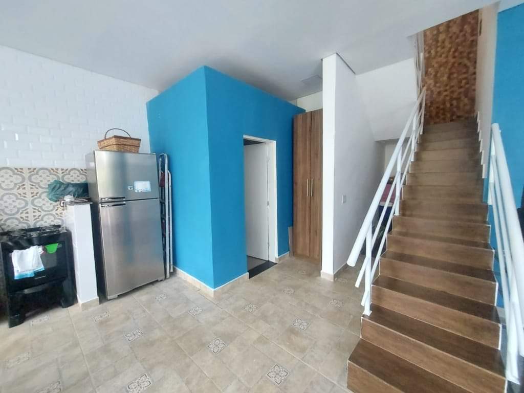CASA EM CONDOMÍNIO