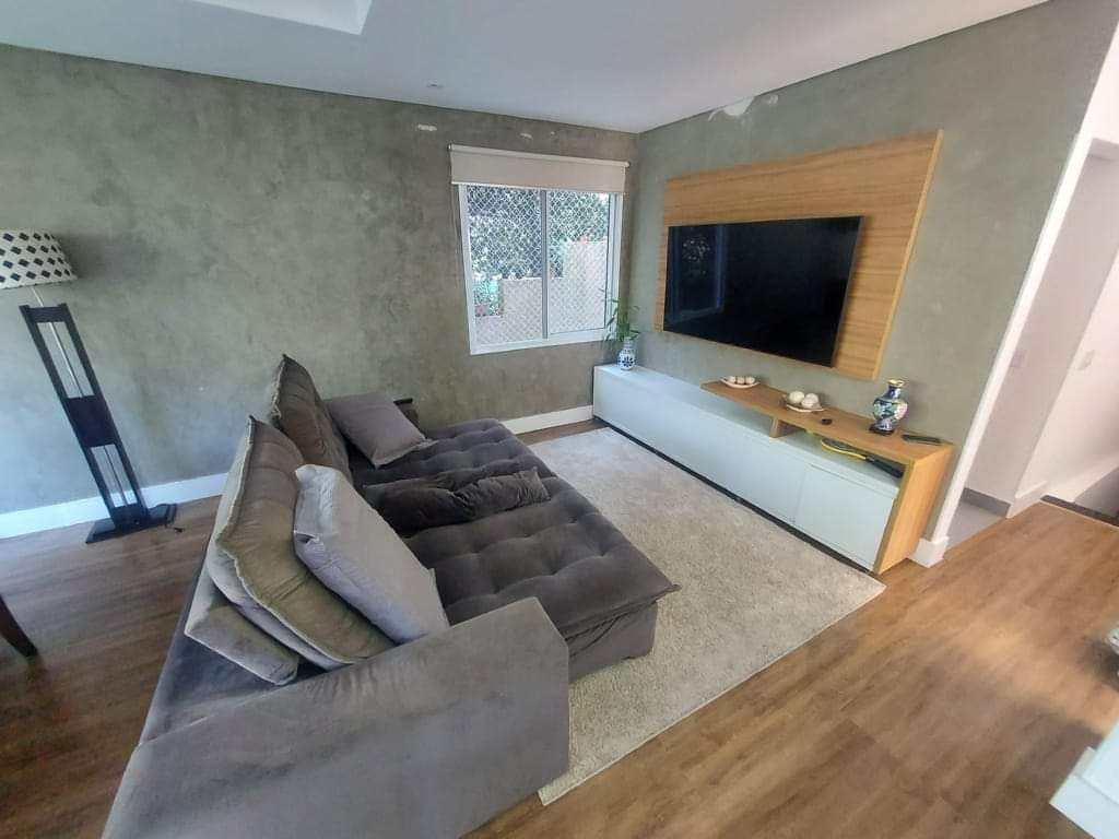 CASA EM CONDOMÍNIO