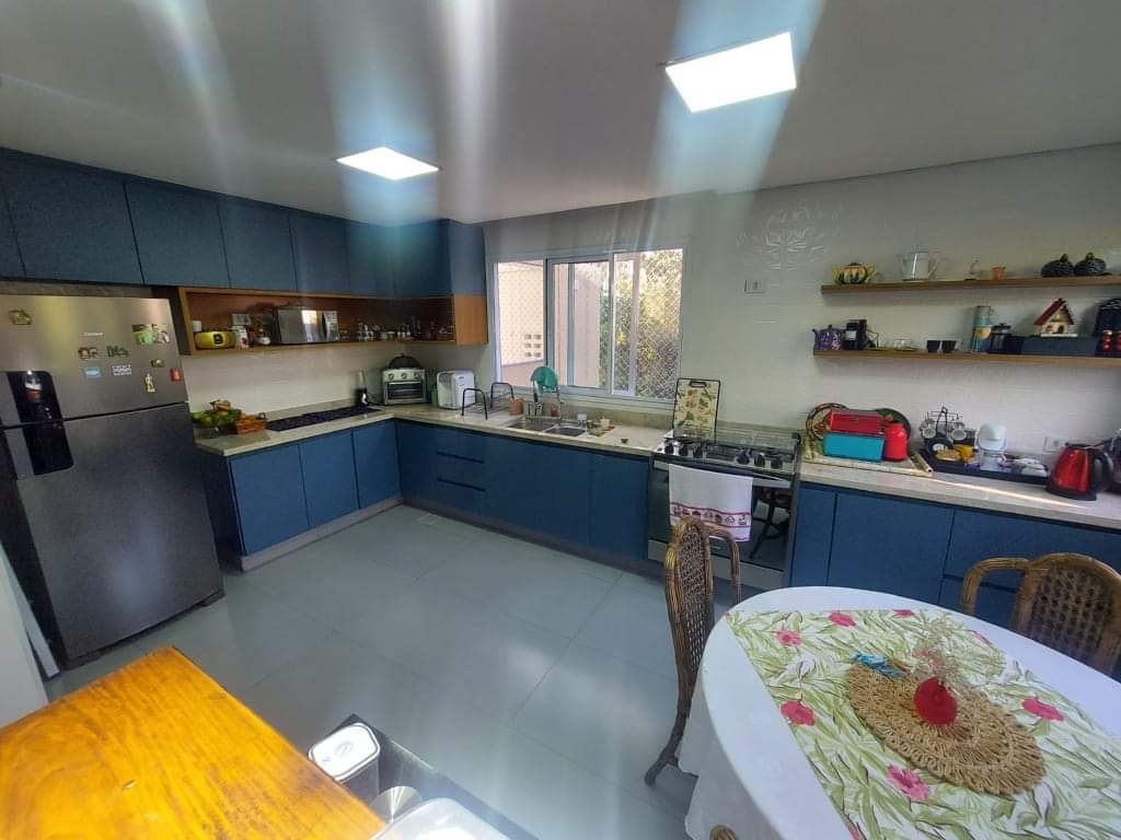 CASA EM CONDOMÍNIO