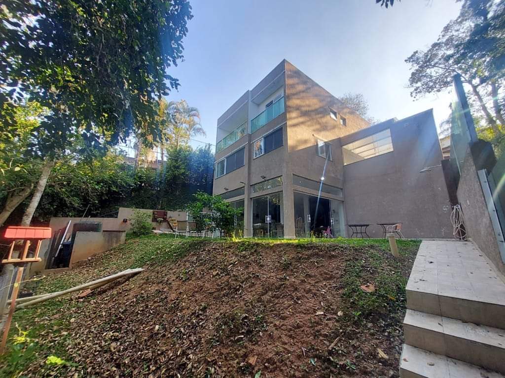 CASA EM CONDOMÍNIO
