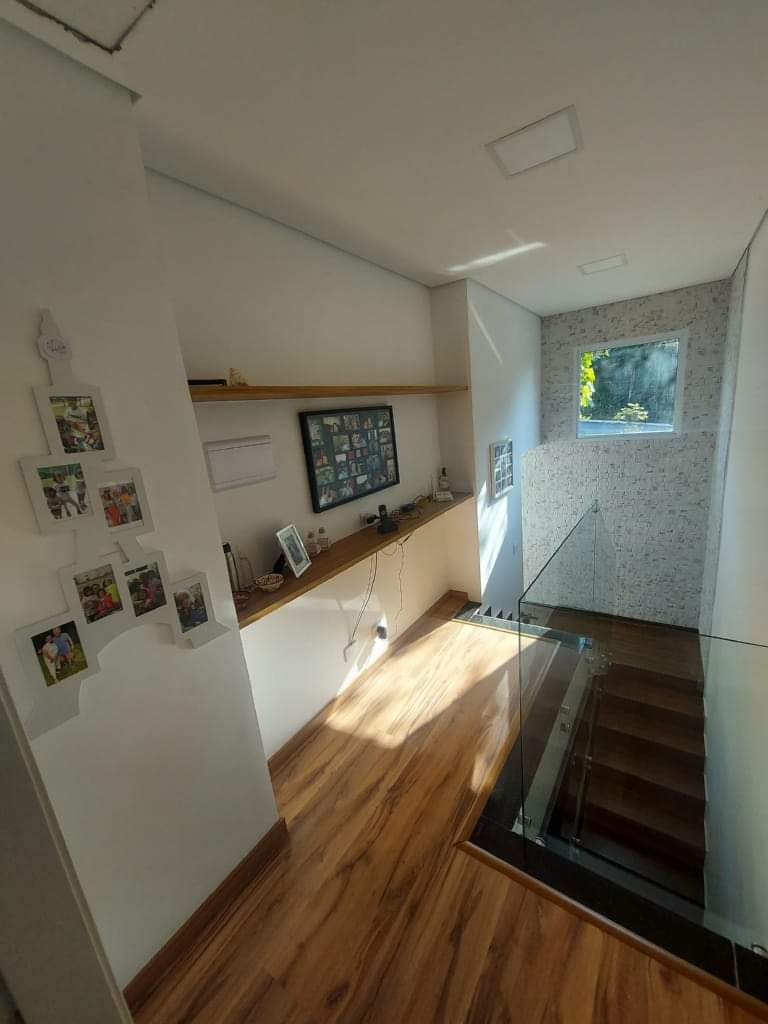 CASA EM CONDOMÍNIO