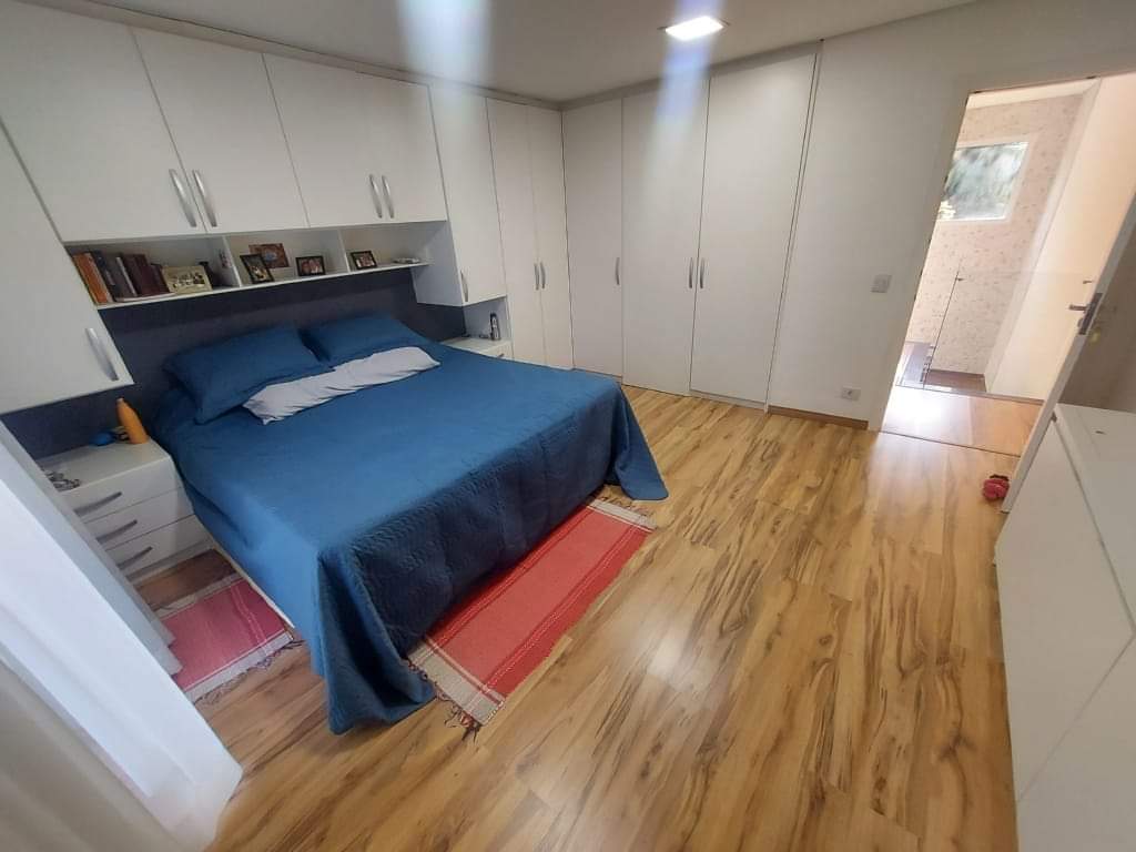 CASA EM CONDOMÍNIO