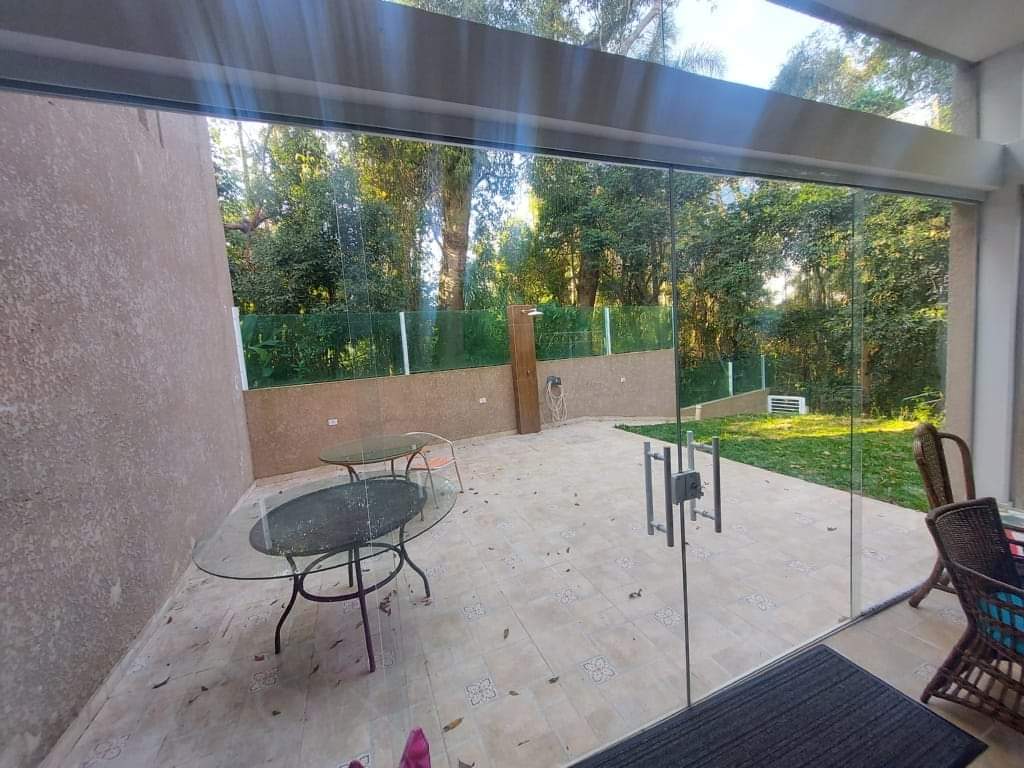 CASA EM CONDOMÍNIO