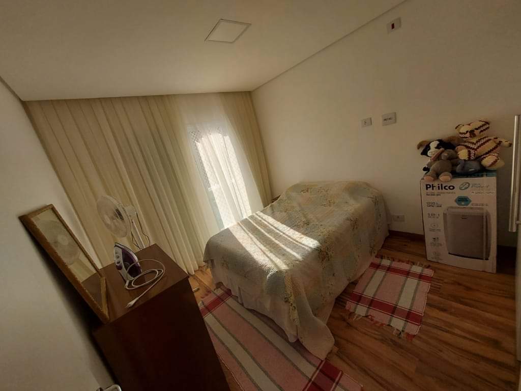 CASA EM CONDOMÍNIO