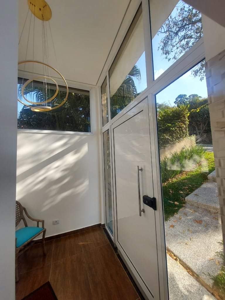 CASA EM CONDOMÍNIO