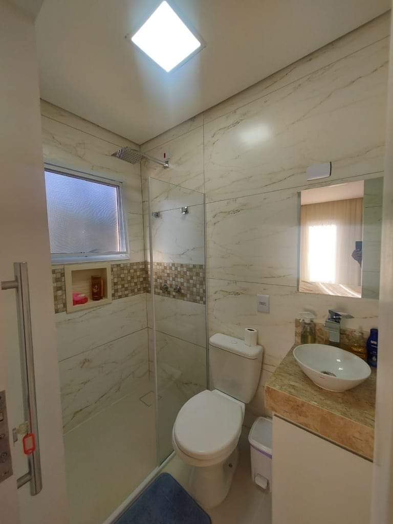 CASA EM CONDOMÍNIO