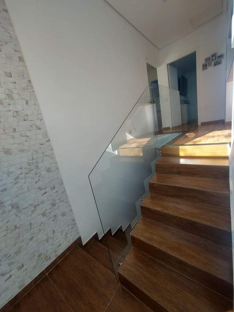 CASA EM CONDOMÍNIO