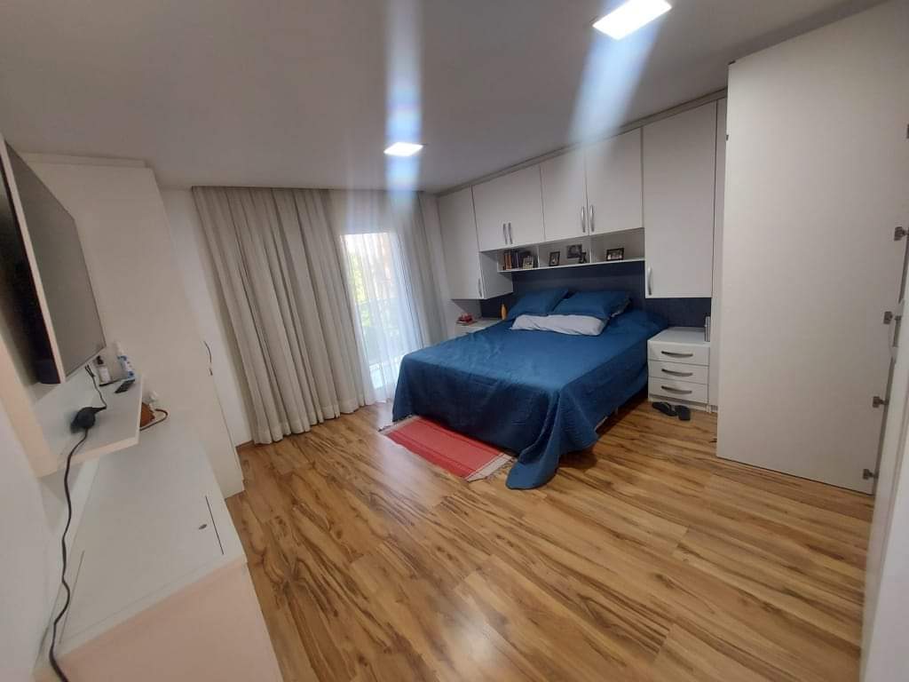 CASA EM CONDOMÍNIO