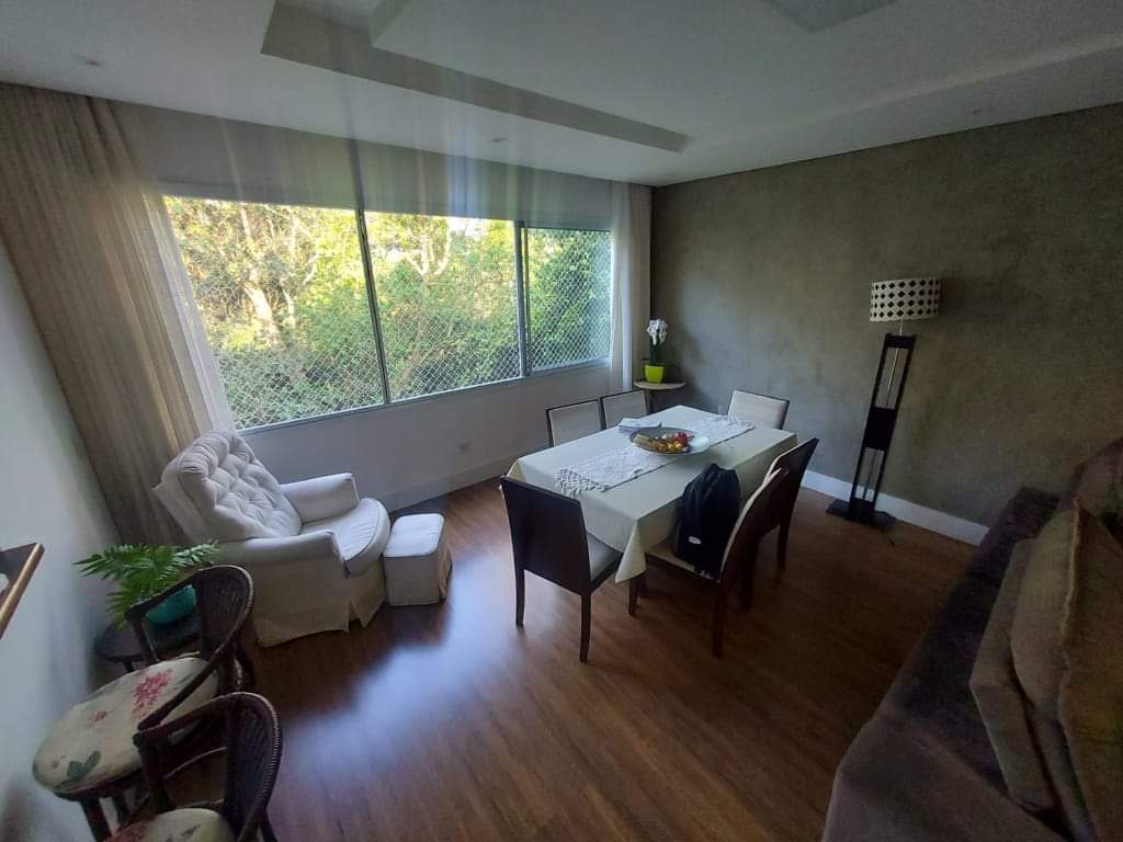 CASA EM CONDOMÍNIO