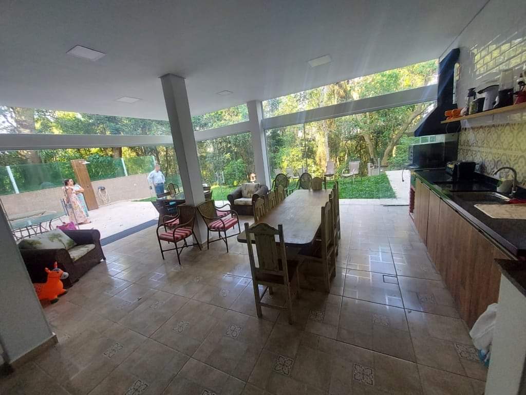 CASA EM CONDOMÍNIO
