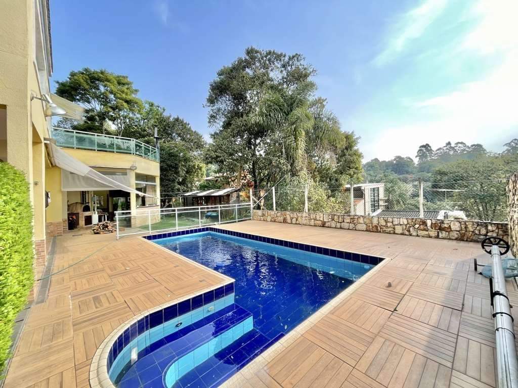 CASA EM CONDOMÍNIO