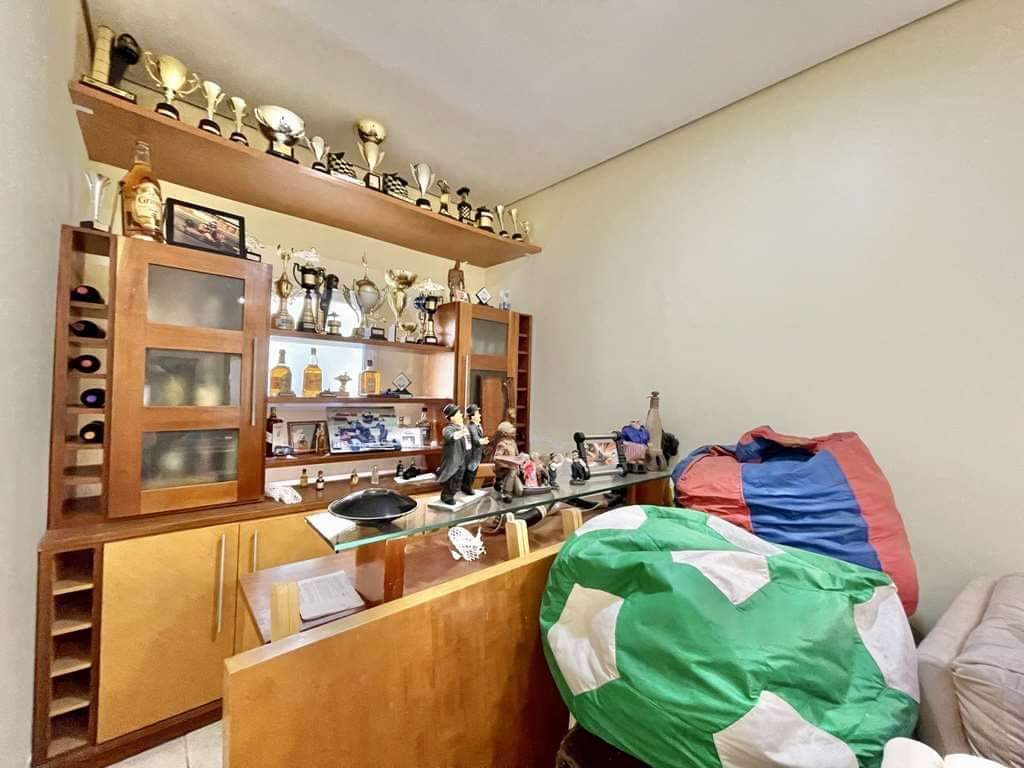 CASA EM CONDOMÍNIO