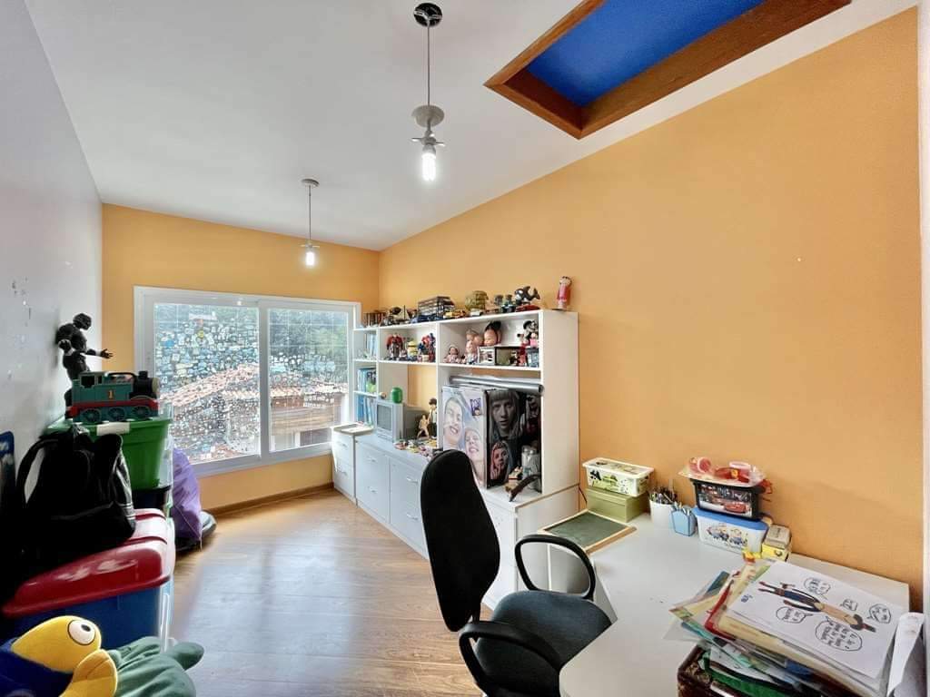 CASA EM CONDOMÍNIO