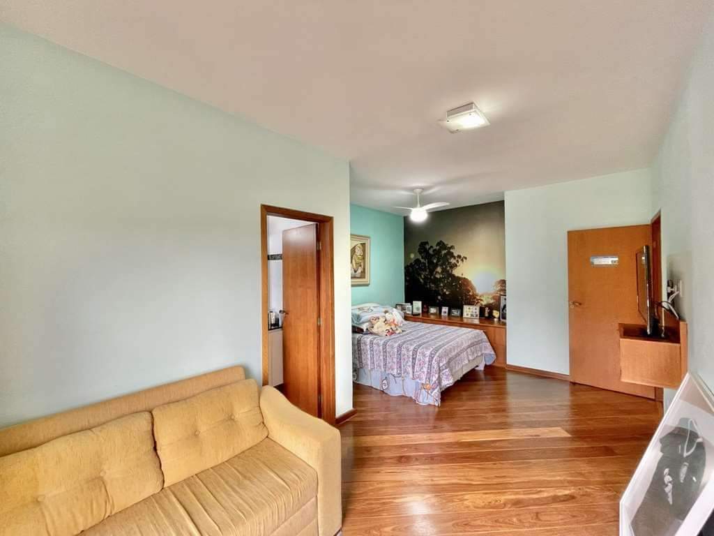 CASA EM CONDOMÍNIO