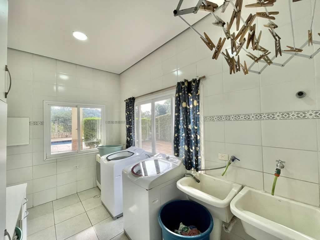CASA EM CONDOMÍNIO