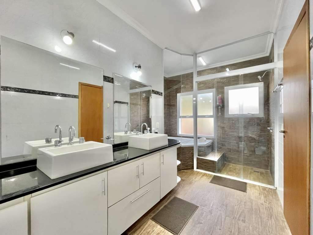 CASA EM CONDOMÍNIO