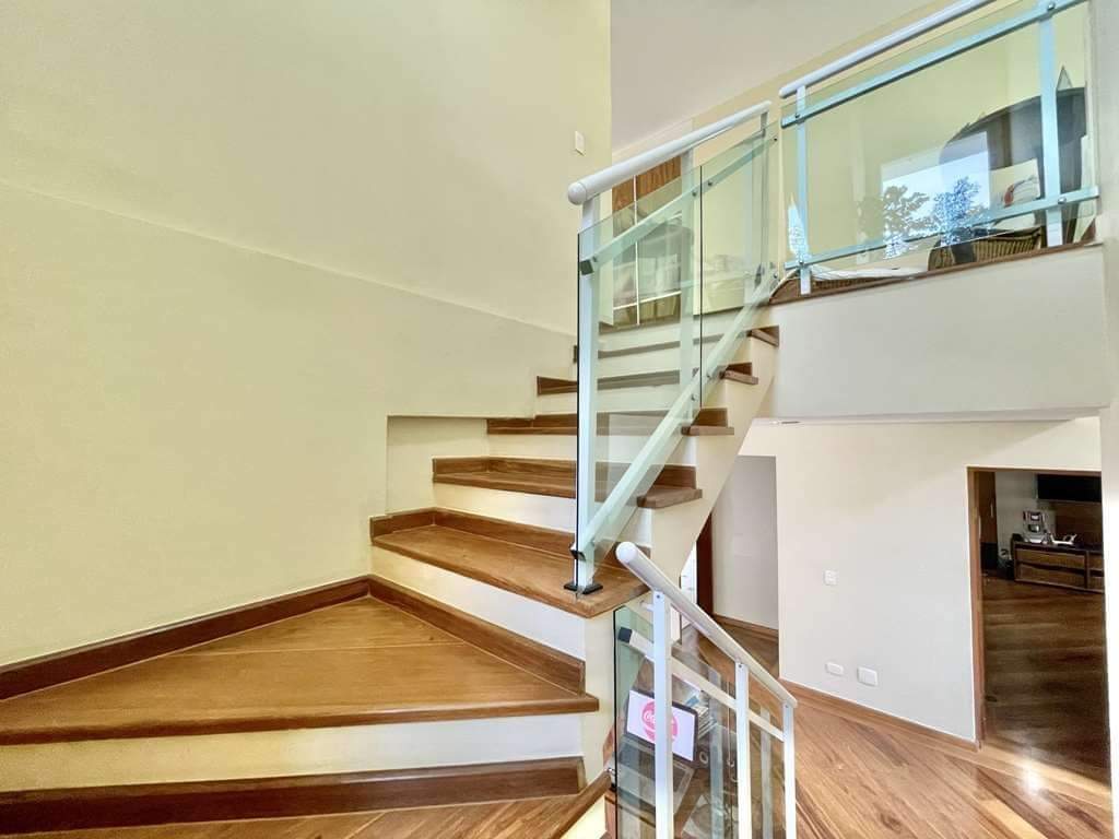CASA EM CONDOMÍNIO