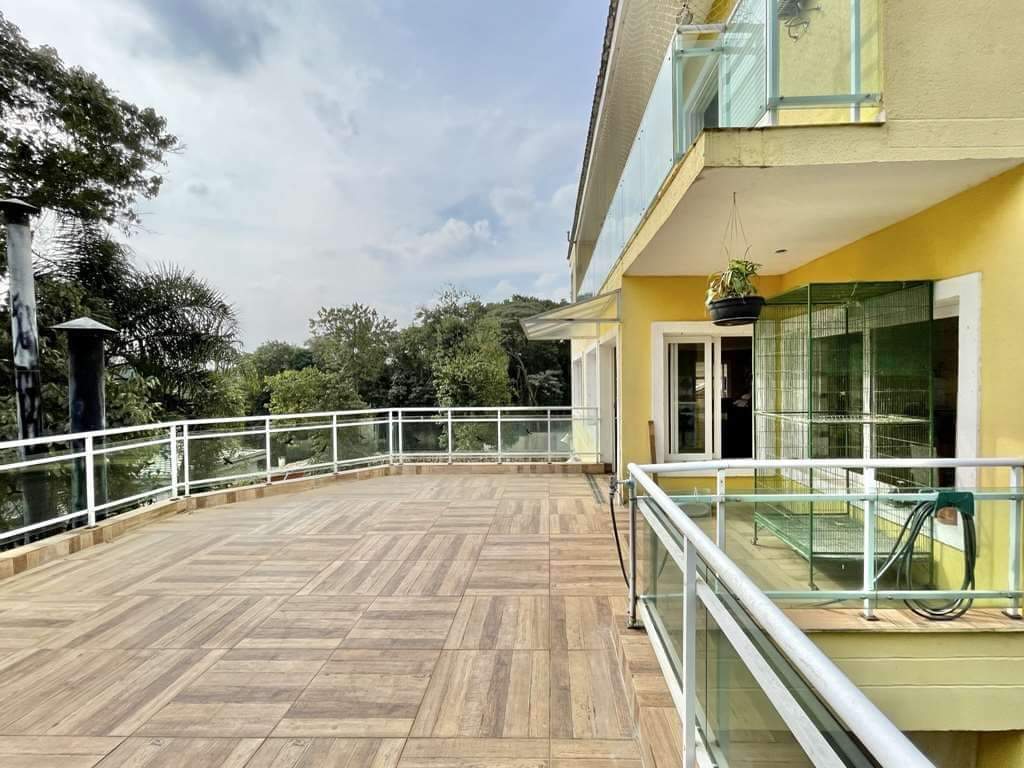 CASA EM CONDOMÍNIO