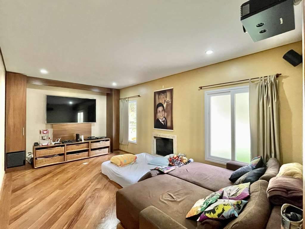 CASA EM CONDOMÍNIO