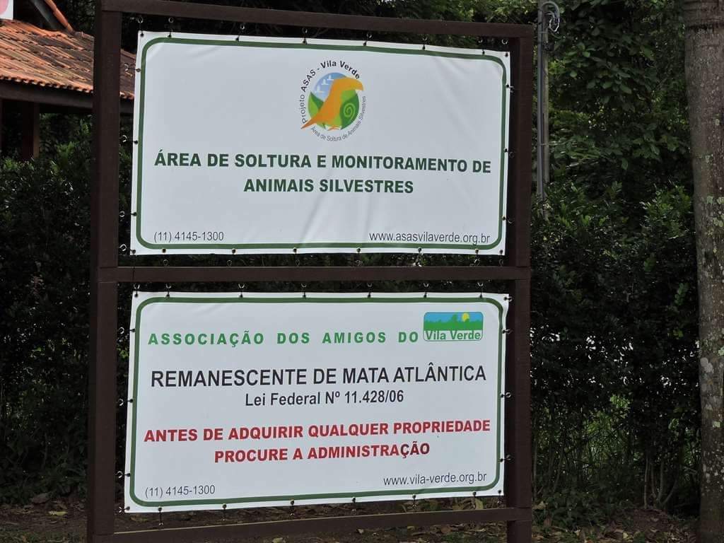 CASA EM CONDOMÍNIO