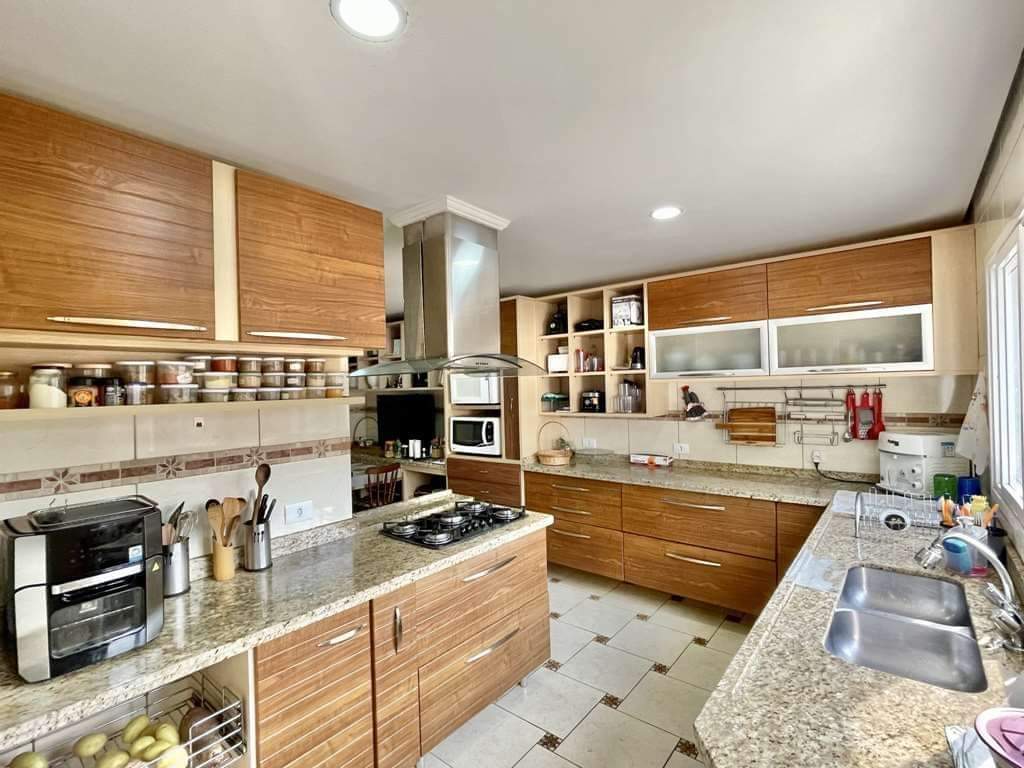 CASA EM CONDOMÍNIO