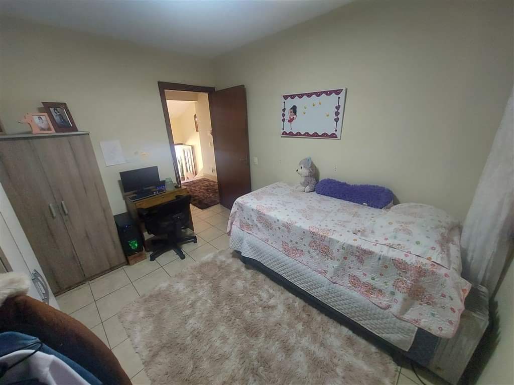 CASA EM CONDOMÍNIO