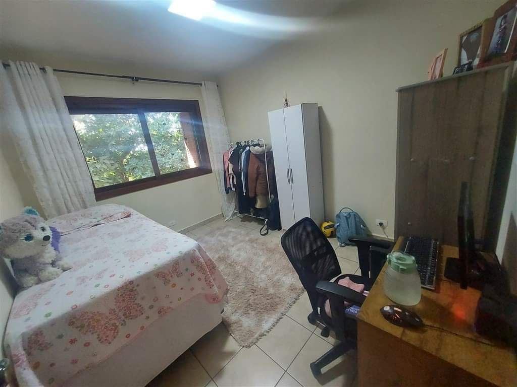CASA EM CONDOMÍNIO