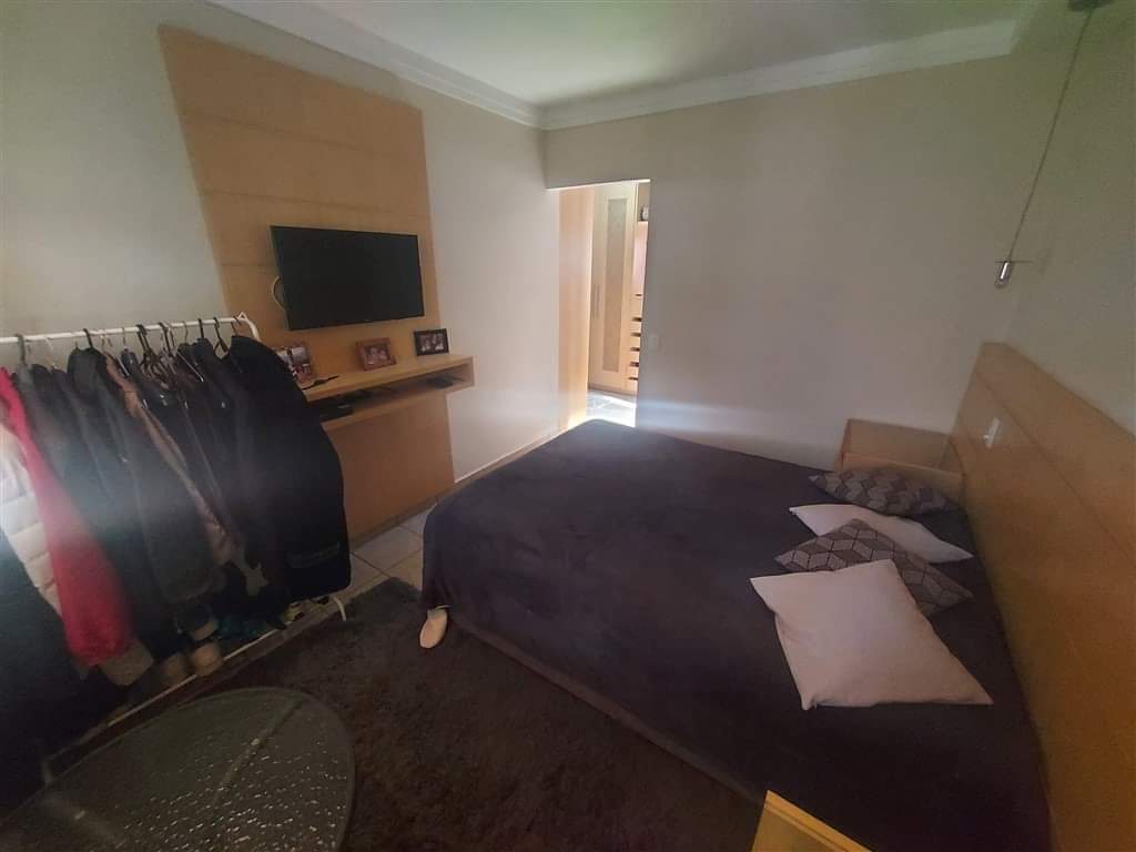 CASA EM CONDOMÍNIO