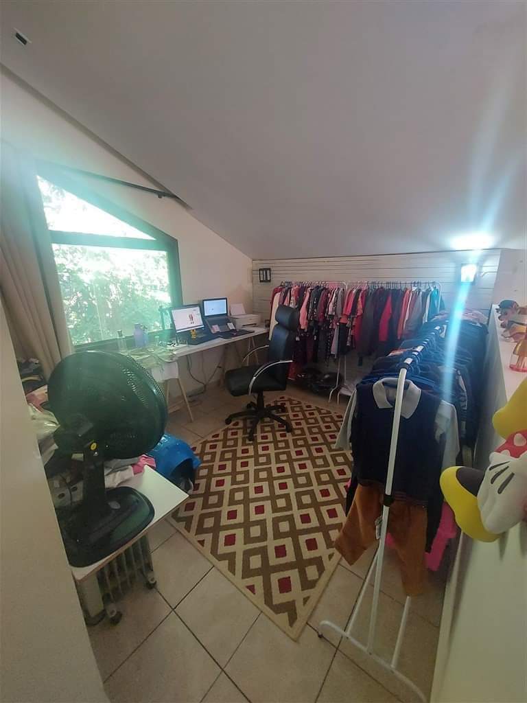CASA EM CONDOMÍNIO