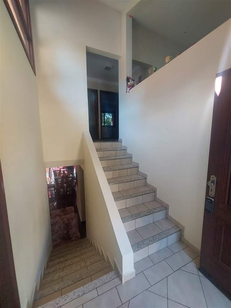 CASA EM CONDOMÍNIO