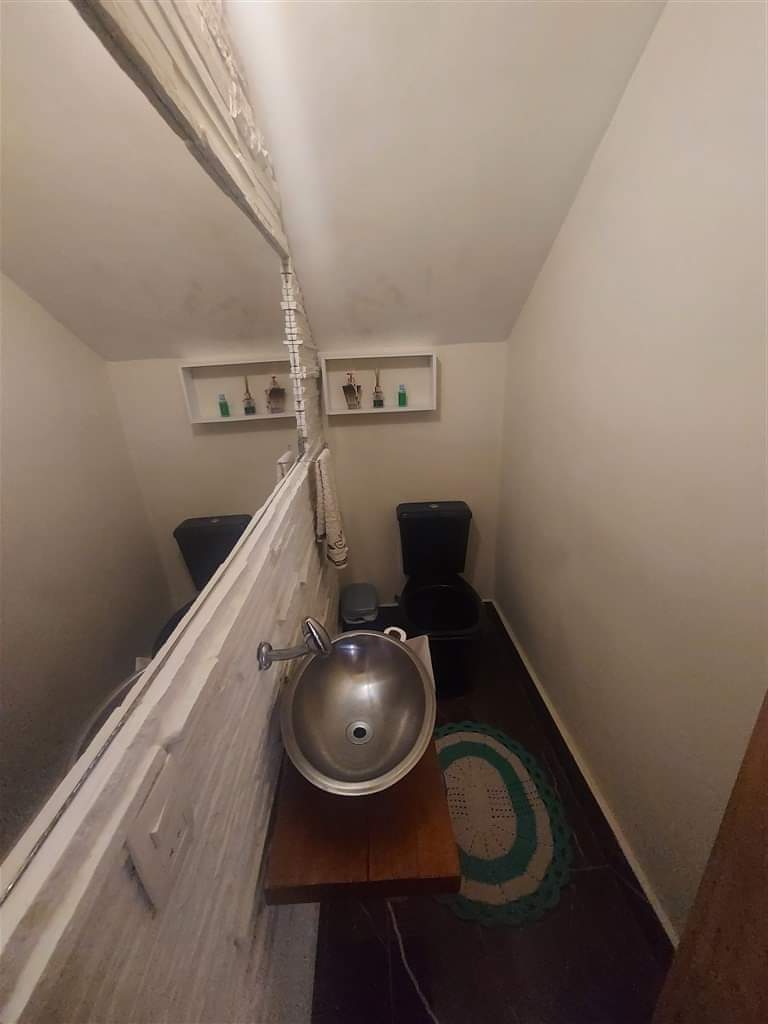 CASA EM CONDOMÍNIO