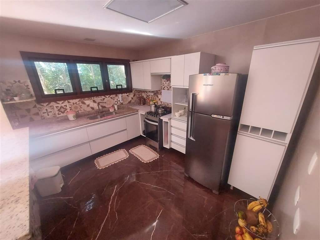 CASA EM CONDOMÍNIO