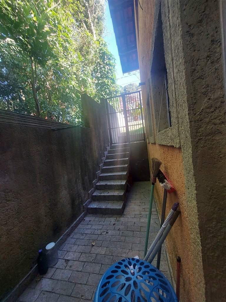 CASA EM CONDOMÍNIO