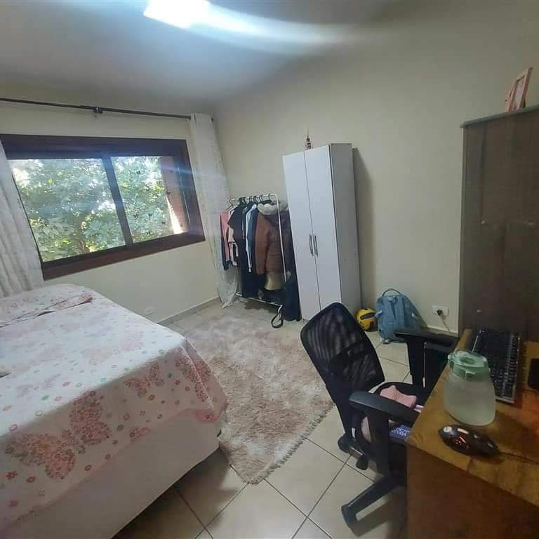CASA EM CONDOMÍNIO