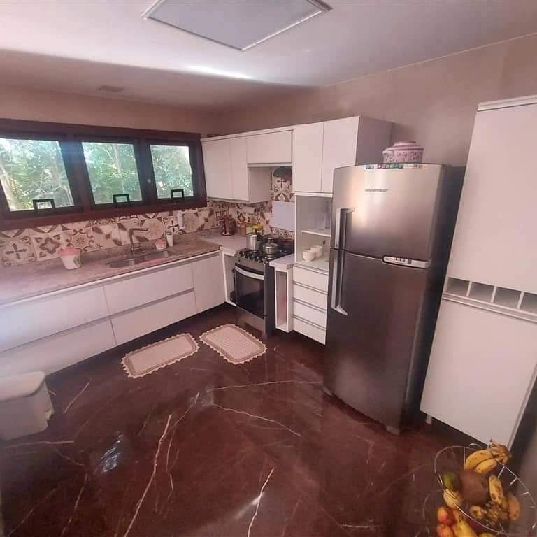 CASA EM CONDOMÍNIO