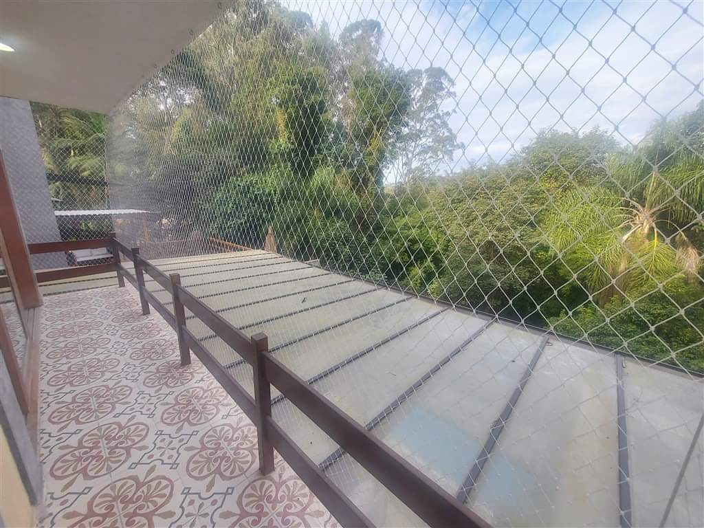 CASA EM CONDOMÍNIO