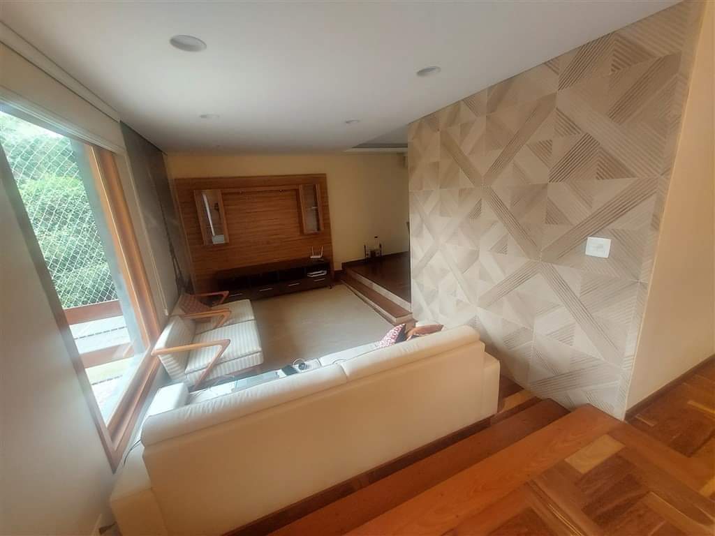 CASA EM CONDOMÍNIO