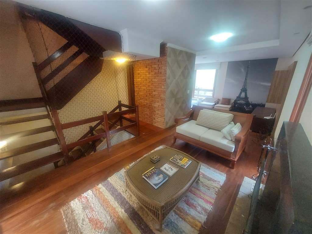 CASA EM CONDOMÍNIO