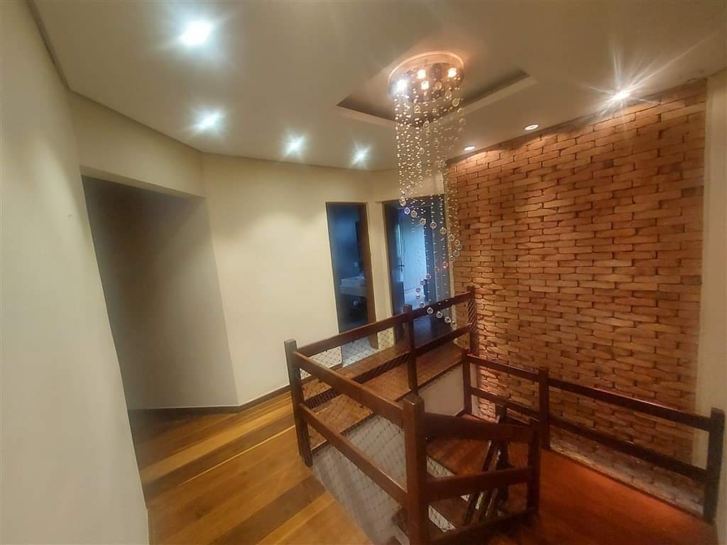 CASA EM CONDOMÍNIO