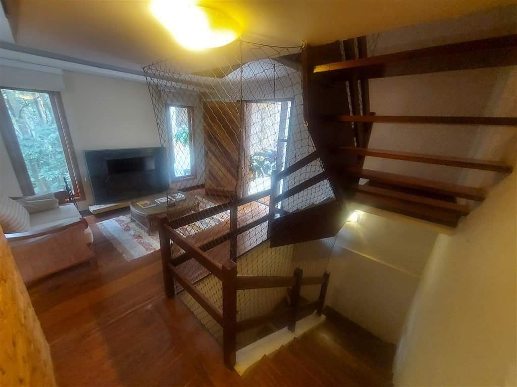 CASA EM CONDOMÍNIO