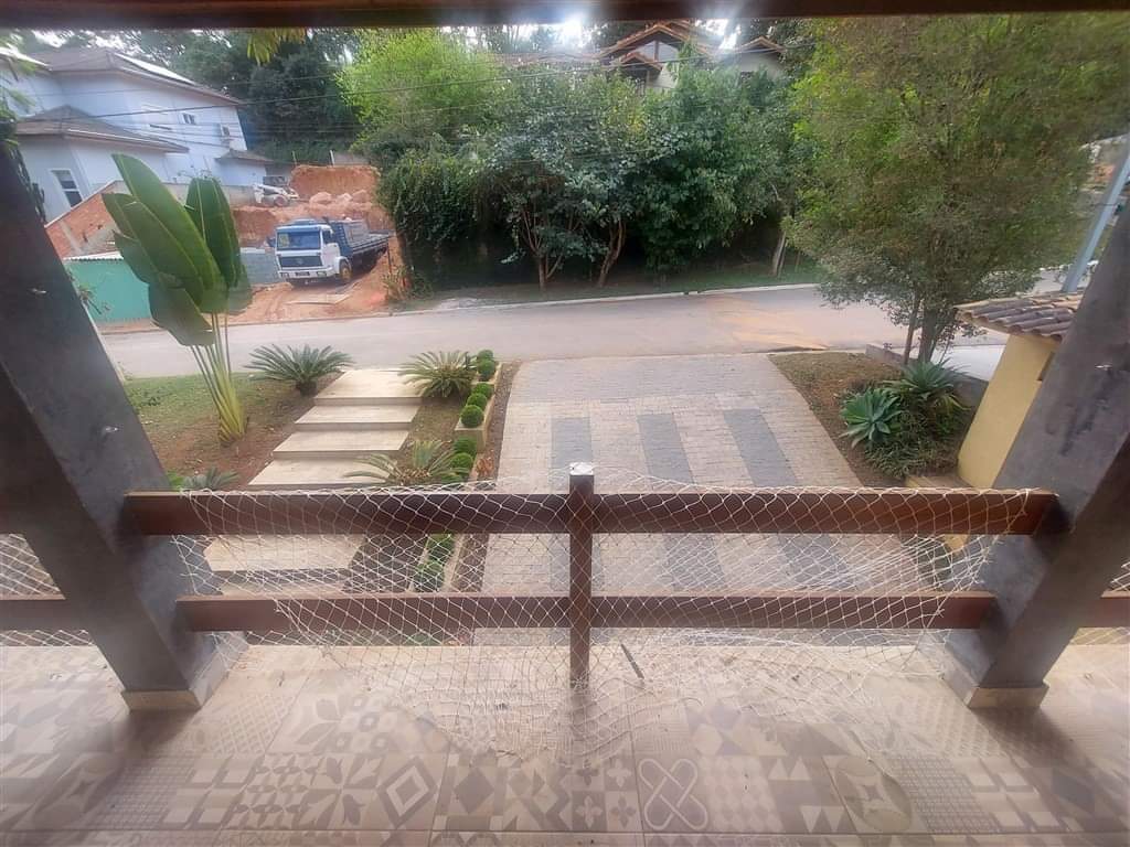 CASA EM CONDOMÍNIO